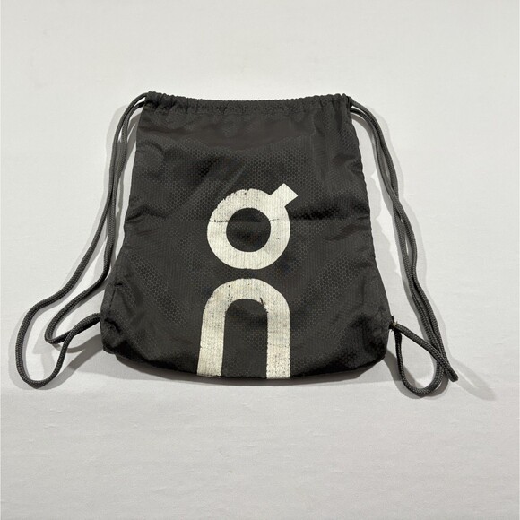 On Cloud OC Running Tote Bag Backpack Black Drawstring Lightweight Gym Travel - Picture 1 of 6